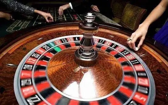 tak bet မိုဘိုင်းအက်ပ် မြန်မာဘာသာ ဖုန်းဖန်သားပြင် ဂိမ်းကစားမြင်ကွင်း